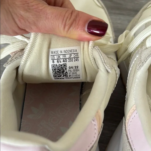 Adidas Women's Beige Sneakers - Picture 4 of 4